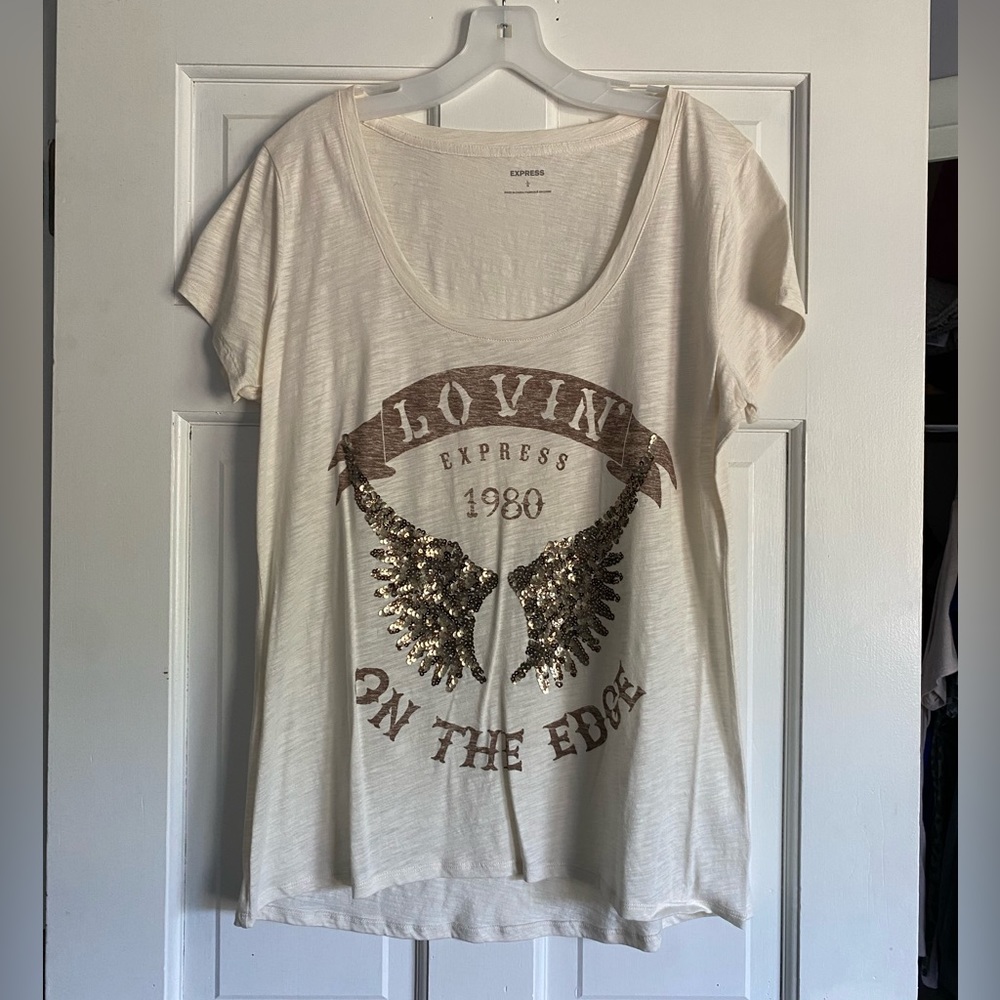 Women’s express sequin detail graphic tee size large
